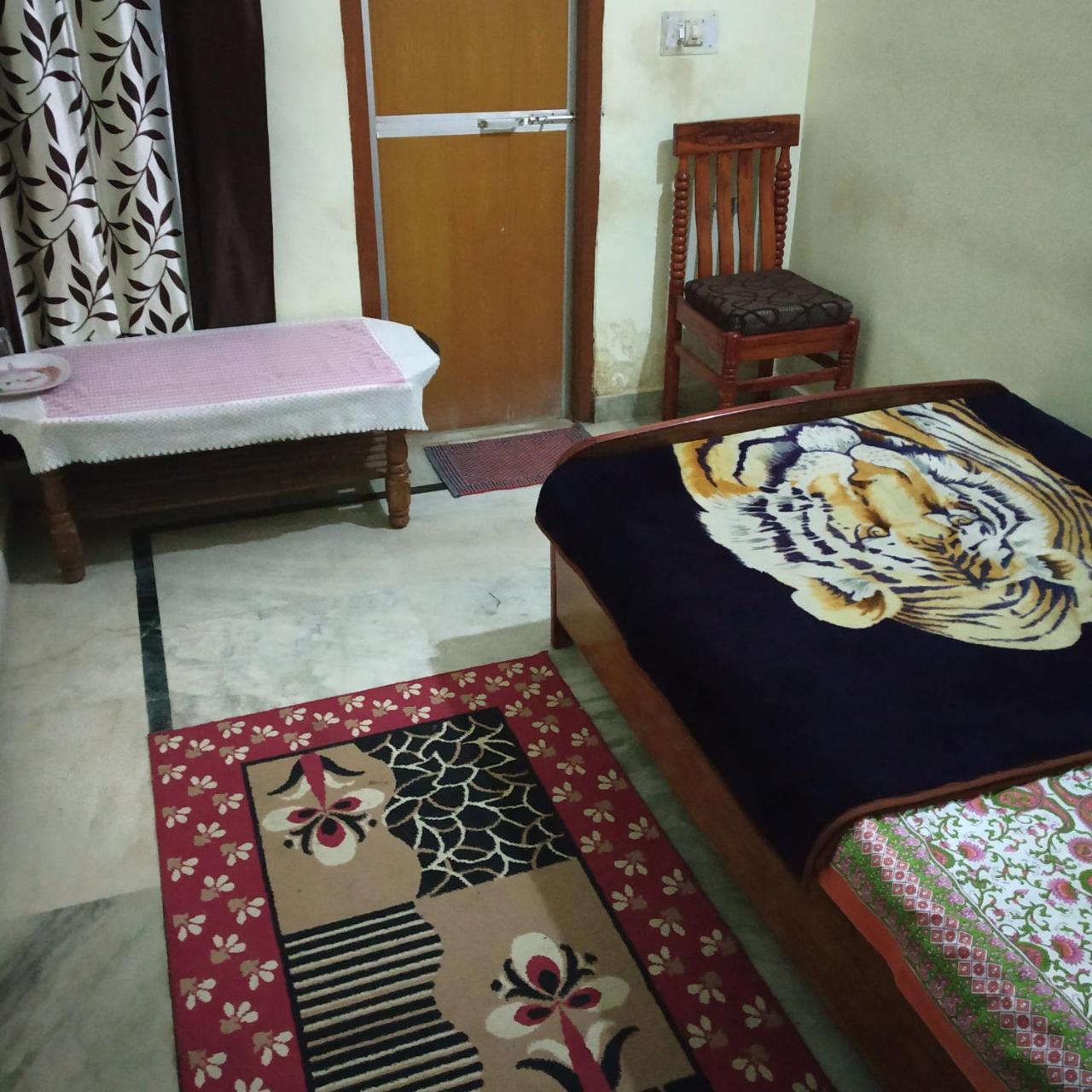 Pratibha Home Stay Джабалпур Экстерьер фото